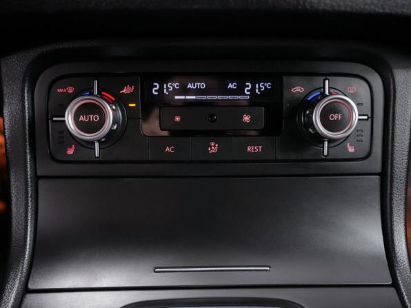 Volkswagen Touareg II с пробегом 2010 года, цена 1 750 000 рублей, 211364 км, внедорожник, Автокод Объявления