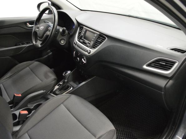 Hyundai Solaris II с пробегом 2018 года, цена 1 350 000 рублей, 135000 км, седан, Автокод Объявления