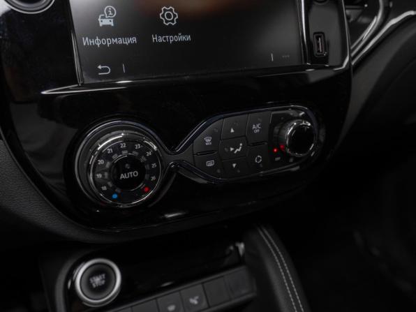 Renault Kaptur I Рестайлинг с пробегом 2021 года, цена 1 595 000 рублей, 60810 км, внедорожник, Автокод Объявления