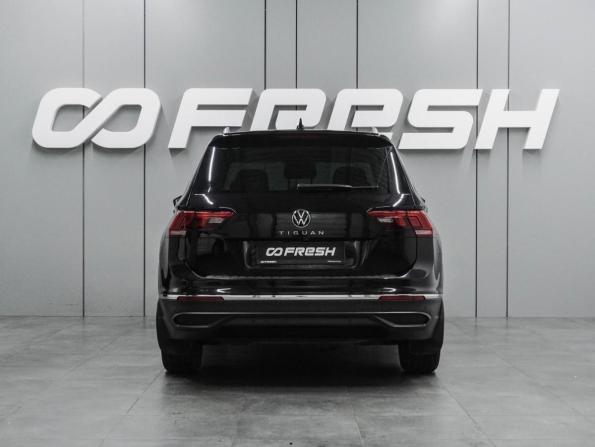 Volkswagen Tiguan II Рестайлинг с пробегом 2021 года, цена 2 915 000 рублей, 53691 км, внедорожник, Автокод Объявления