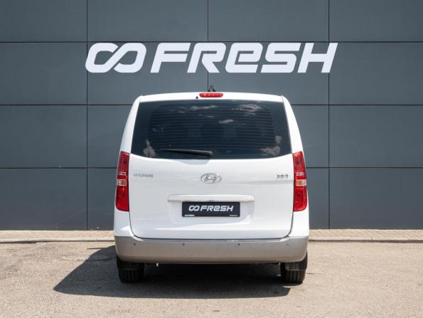 Hyundai H-1 II Рестайлинг 2 с пробегом 2021 года, цена 3 830 000 рублей, 96309 км, минивэн, Автокод Объявления