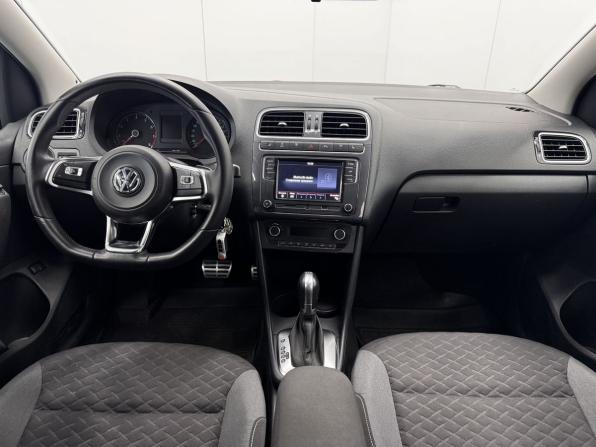 Volkswagen Polo V Рестайлинг с пробегом 2018 года, цена 1 620 000 рублей, 72192 км, седан, Автокод Объявления