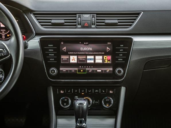 Skoda Superb III Рестайлинг с пробегом 2021 года, цена 2 698 000 рублей, 73979 км, лифтбек, Автокод Объявления