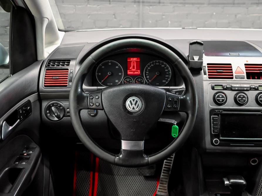 Volkswagen Touran I Рестайлинг Екатеринбург  - изображение 12