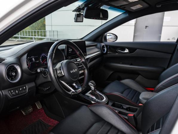 Kia K3 II Рестайлинг с пробегом 2021 года, цена 2 388 000 рублей, 88091 км, хэтчбек, Автокод Объявления