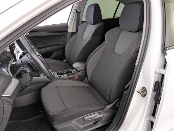 Skoda Octavia IV (A8) с пробегом 2021 года, цена 2 500 000 рублей, 48065 км, лифтбек, Автокод Объявления