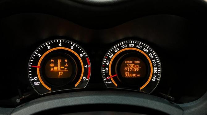 Toyota Auris I Рестайлинг с пробегом 2012 года, цена 999 000 рублей, 309800 км, хэтчбек, Автокод Объявления