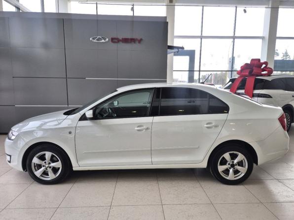 Skoda Rapid I с пробегом 2016 года, цена 1 049 000 рублей, 198531 км, лифтбек, Автокод Объявления
