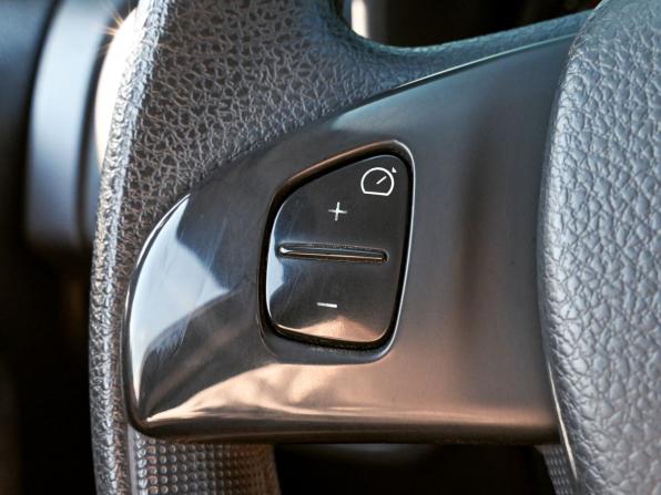 Renault Sandero II с пробегом 2015 года, цена 922 000 рублей, 84420 км, хэтчбек, Автокод Объявления