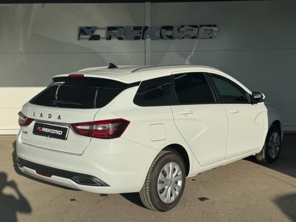 Lada (ВАЗ) Vesta I Рестайлинг (NG) с пробегом 2024 года, цена 1 449 000 рублей, 11600 км, универсал, Автокод Объявления