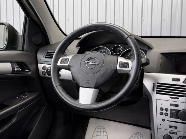 Opel Astra H Рестайлинг с пробегом 2012 года, цена 720 000 рублей, 87009 км, седан, Автокод Объявления