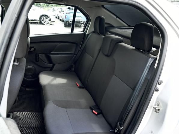 Renault Logan II Рестайлинг с пробегом 2019 года, цена 915 000 рублей, 133412 км, седан, Автокод Объявления