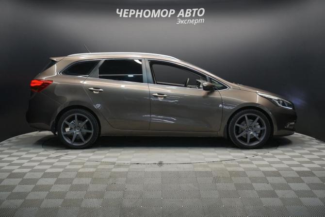 Kia Ceed II с пробегом 2014 года, цена 1 194 000 рублей, 210000 км, универсал, Автокод Объявления