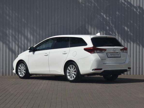 Toyota Auris II Рестайлинг с пробегом 2018 года, цена 1 449 000 рублей, 130273 км, универсал, Автокод Объявления