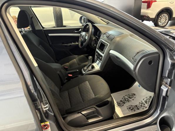 Skoda Octavia II (A5) Рестайлинг с пробегом 2009 года, цена 699 000 рублей, 294000 км, лифтбек, Автокод Объявления