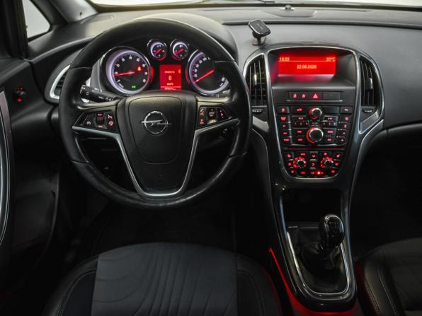 Opel Astra J Рестайлинг с пробегом 2012 года, цена 729 000 рублей, 192027 км, седан, Автокод Объявления