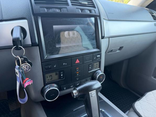 Volkswagen Touareg I Рестайлинг с пробегом 2008 года, цена 799 900 рублей, 242809 км, внедорожник, Автокод Объявления