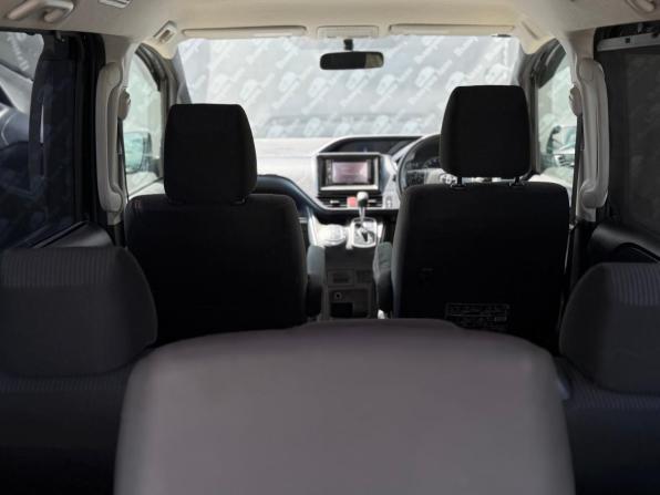 Toyota Voxy III (R80) с пробегом 2014 года, цена 1 450 000 рублей, 136390 км, минивэн, Автокод Объявления