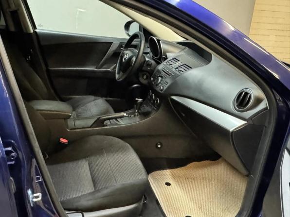 Mazda 3 II (BL) Рестайлинг с пробегом 2013 года, цена 897 000 рублей, 202000 км, седан, Автокод Объявления