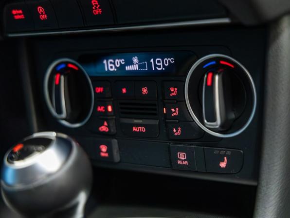 Audi Q3 I (8U) Рестайлинг с пробегом 2015 года, цена 1 898 000 рублей, 109649 км, внедорожник, Автокод Объявления