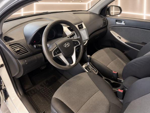 Hyundai Solaris I с пробегом 2013 года, цена 789 990 рублей, 194500 км, седан, Автокод Объявления