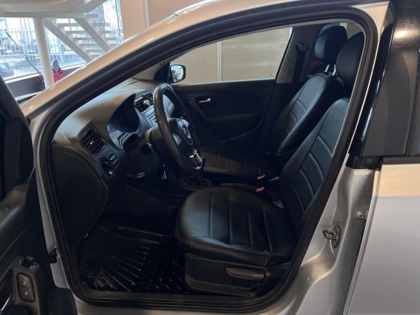 Volkswagen Polo V с пробегом 2015 года, цена 690 000 рублей, 240739 км, седан, Автокод Объявления
