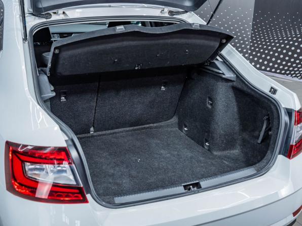Skoda Octavia III (A7) Рестайлинг с пробегом 2019 года, цена 1 700 000 рублей, 162966 км, лифтбек, Автокод Объявления