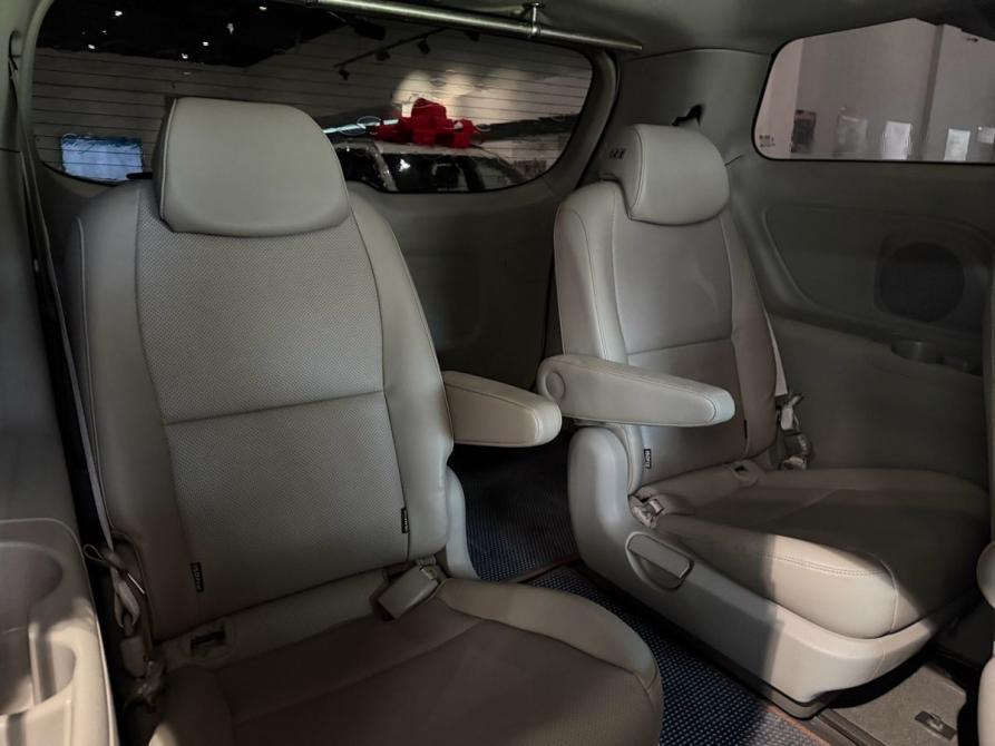 Kia Carnival III Москва  - изображение 12