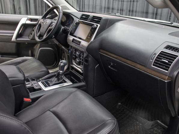 Toyota Land Cruiser Prado 150 Series Рестайлинг 2 с пробегом 2018 года, цена 5 898 000 рублей, 63947 км, внедорожник, Автокод Объявления