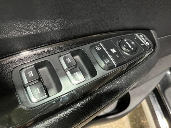 Kia Optima IV Рестайлинг с пробегом 2019 года, цена 1 999 000 рублей, 114500 км, седан, Автокод Объявления