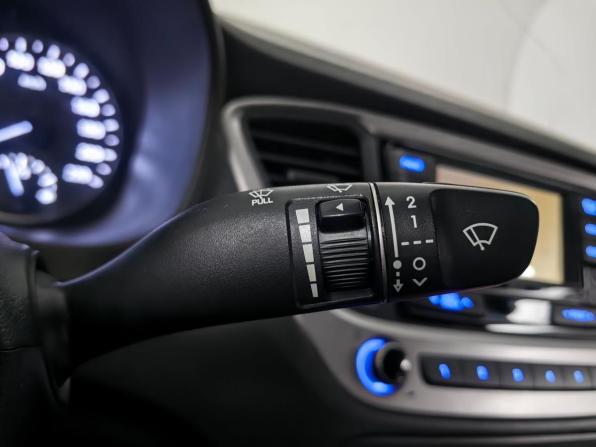 Hyundai Solaris II с пробегом 2018 года, цена 1 333 000 рублей, 128159 км, седан, Автокод Объявления