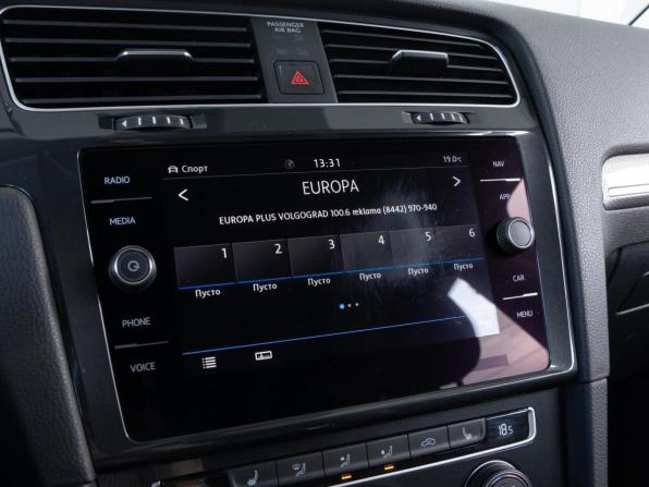 Volkswagen Golf VII Рестайлинг с пробегом 2020 года, цена 2 549 000 рублей, 215221 км, универсал, Автокод Объявления