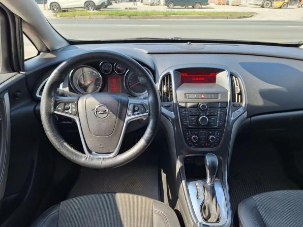 Opel Astra J Рестайлинг с пробегом 2012 года, цена 699 000 рублей, 213122 км, универсал, Автокод Объявления