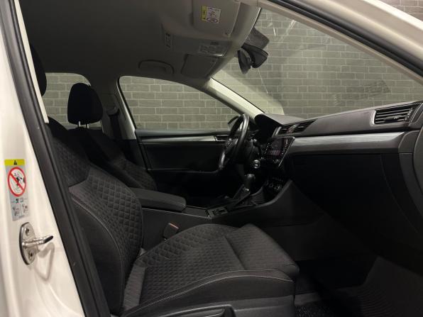 Skoda Superb III Рестайлинг с пробегом 2021 года, цена 2 579 000 рублей, 79152 км, лифтбек, Автокод Объявления