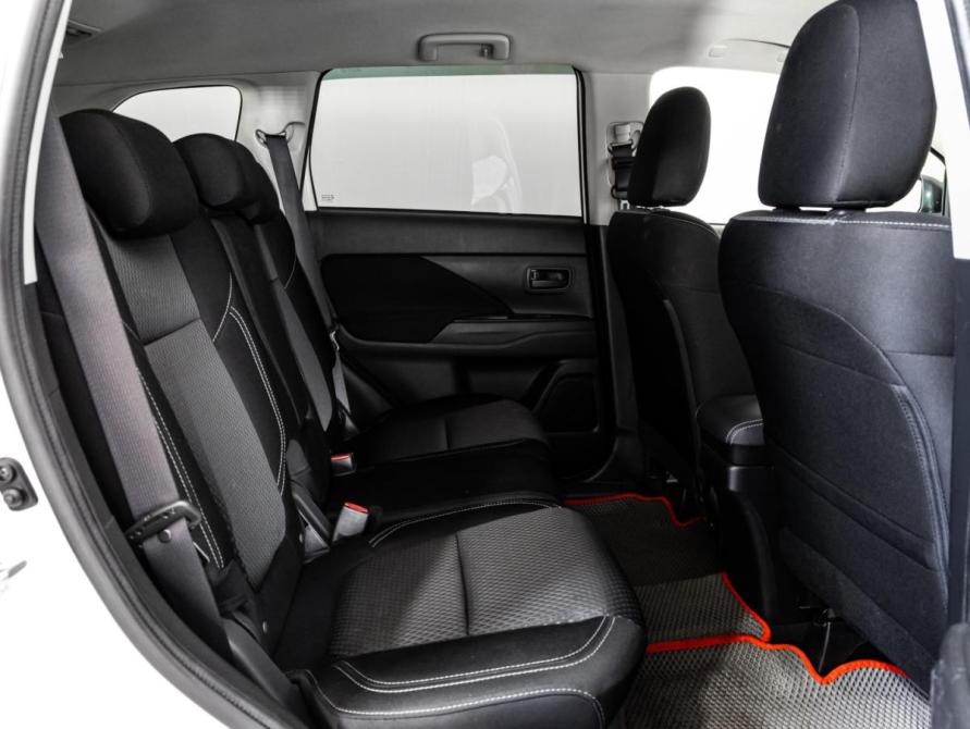 Mitsubishi Outlander III Рестайлинг 3 Санкт-Петербург  - изображение 17