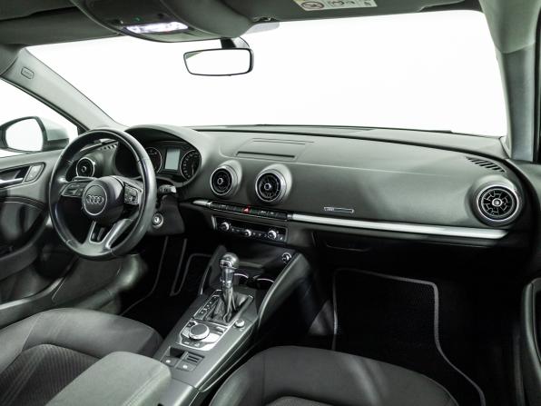Audi A3 III (8V) Рестайлинг с пробегом 2019 года, цена 2 099 700 рублей, 96137 км, седан, Автокод Объявления