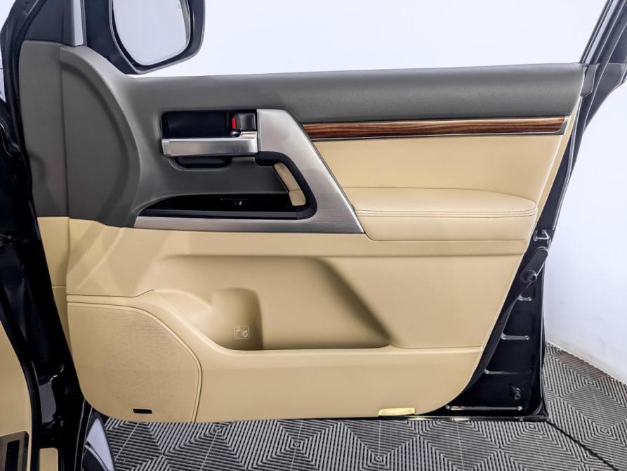 Toyota Land Cruiser 200 Series Рестайлинг 2 Москва  - изображение 26