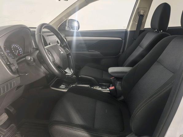 Mitsubishi Outlander III Рестайлинг 2 с пробегом 2017 года, цена 1 679 000 рублей, 139616 км, внедорожник, Автокод Объявления