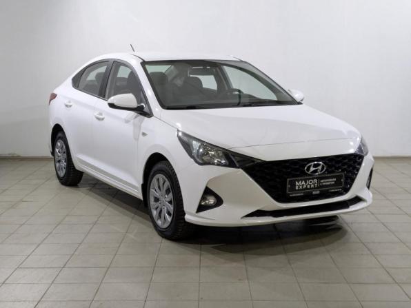 Hyundai Solaris II Рестайлинг с пробегом 2022 года, цена 1 720 000 рублей, 63919 км, седан, Автокод Объявления
