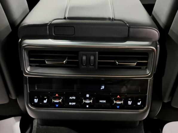 Lexus LX IV с пробегом 2025 года, цена 18 797 000 рублей, 47 км, внедорожник, Автокод Объявления