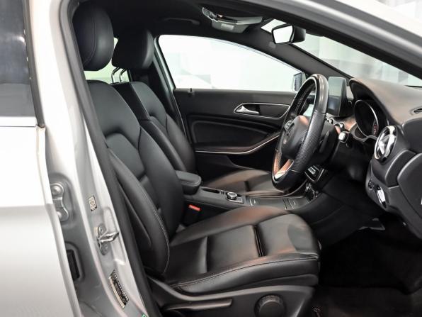 Mercedes-Benz GLA I (X156) Рестайлинг с пробегом 2018 года, цена 2 200 000 рублей, 45605 км, внедорожник, Автокод Объявления