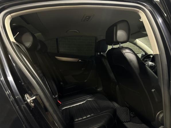 Volkswagen Passat B7 с пробегом 2013 года, цена 1 040 000 рублей, 338884 км, седан, Автокод Объявления