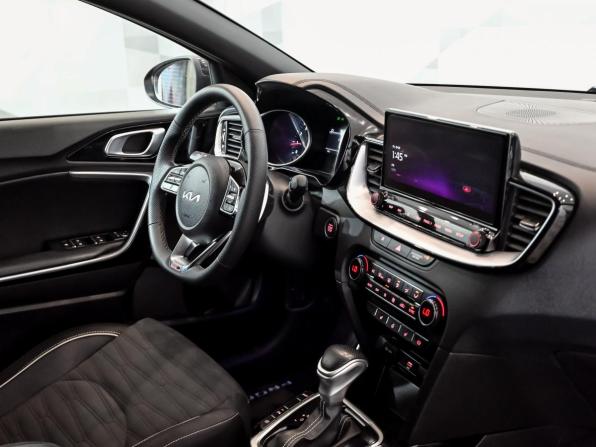 Kia Ceed III Рестайлинг с пробегом 2021 года, цена 2 450 000 рублей, 95608 км, универсал, Автокод Объявления