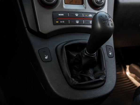 Kia Carens II (UN) с пробегом 2007 года, цена 920 000 рублей, 58589 км, компактвэн, Автокод Объявления