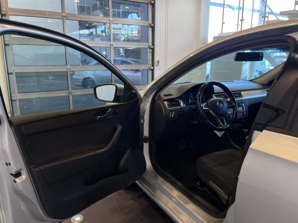Skoda Rapid I с пробегом 2014 года, цена 950 000 рублей, 165504 км, лифтбек, Автокод Объявления