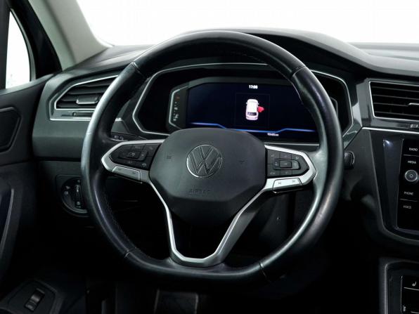 Volkswagen Tiguan II Рестайлинг с пробегом 2021 года, цена 3 098 000 рублей, 90483 км, внедорожник, Автокод Объявления
