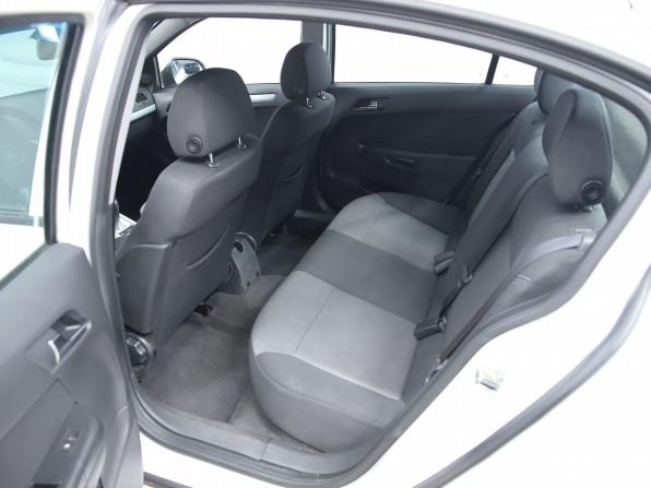 Opel Astra H Рестайлинг с пробегом 2012 года, цена 590 000 рублей, 117040 км, седан, Автокод Объявления