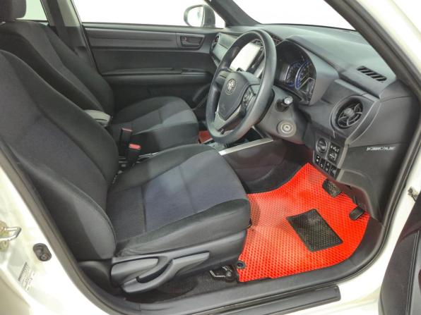 Toyota Corolla XI (E160 E170) Рестайлинг 2 с пробегом 2018 года, цена 1 330 000 рублей, 189912 км, универсал, Автокод Объявления