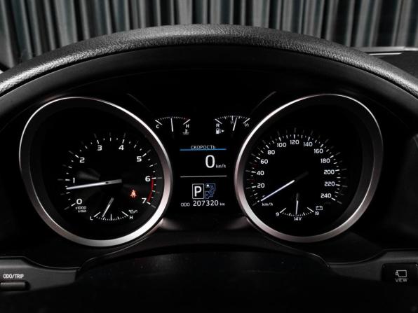 Toyota Land Cruiser 200 Series Рестайлинг 1 с пробегом 2013 года, цена 4 569 000 рублей, 207320 км, внедорожник, Автокод Объявления