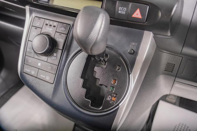 Toyota Wish II с пробегом 2010 года, цена 1 299 000 рублей, 170000 км, минивэн, Автокод Объявления